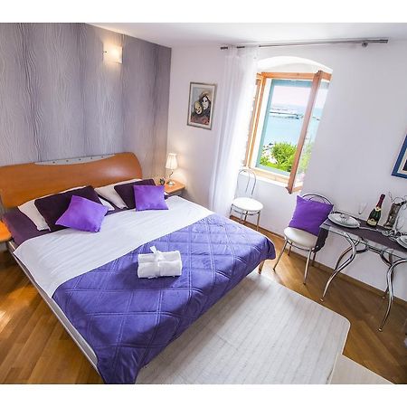 Sunny Promenade Studio Split Bilik gambar